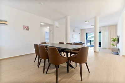 Luxury Living at Horizon Retreat - Three Bedr...