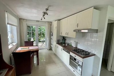 Ferienhaus in Spijk mit Garten
