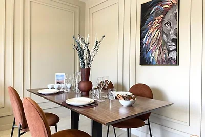 Elegante balcone vista aperta con posto auto