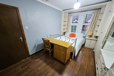 Belvilla Russel Court Hotel | Standard Triple