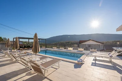 Ferienhaus für Familien in Tugare