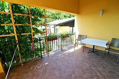 Scenic Retreat Rooms and Family Apartments - ...