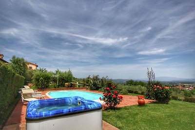 Großzügige Villa mit Swimmingpool in Monte Sa...