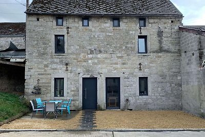 Casa in pietra a Hamoir con piscina privata