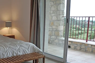 Ferienhaus mit Aussicht und privatem Pool