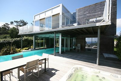 Moderne Villa in Moëlan-sur-Mer mit Whirlpool