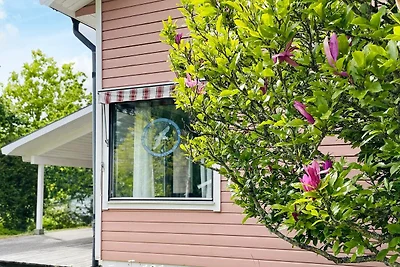 6 Personen Ferienhaus in UDDEVALLA-By Traum