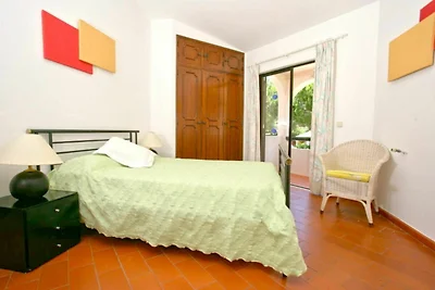 Modernes Ferienhaus in Quarteira mit...