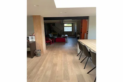 Ferienhaus mit Pool und großem Garten