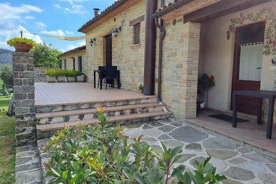 Ländliches Ferienhaus in Castello di Bascio m...