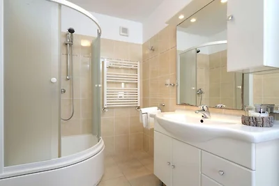 One Bedroom Apartment with Terrace and Sea Vi...