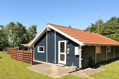 Geräumiges Ferienhaus in Rødby mit Sauna