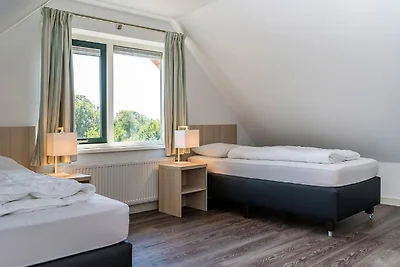 Reetgedeckte Villa nur 1,2 km vom Meer...