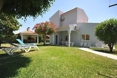 Geräumige Villa im Ferienort Vilamoura mit pr...
