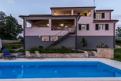 Villa in Tinjan met barbecue en wifi.