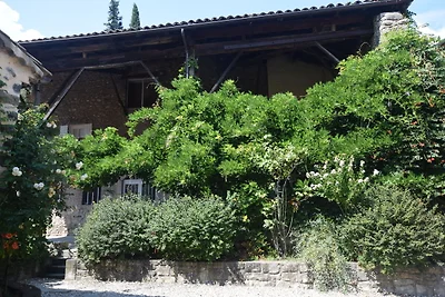 Hübsches Ferienhaus mit privatem Garten