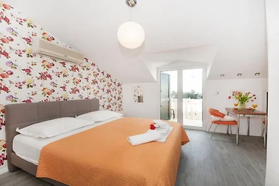 Apartments Villa Angela - Studio Apartment wi...