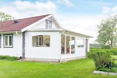 7 Personen Ferienhaus in VARA-By Traum