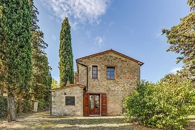 Typisches Landhaus mit Pool