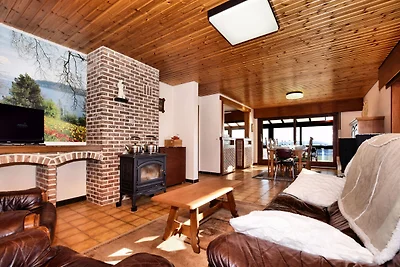 Ferienhaus in Nadrin mit privater Terrasse