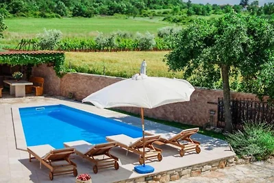 Charmantes Ferienhaus mit Garten