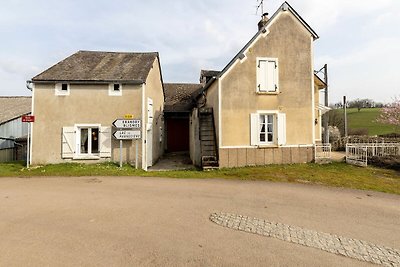 Beruhigendes Ferienhaus in Dun-sur-Grandry mi...