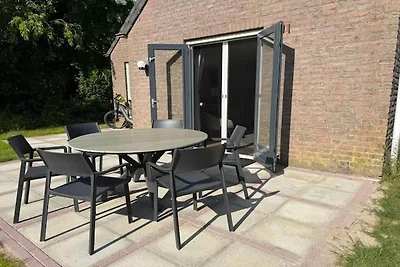 Waldrefugium mit Solarladegerät