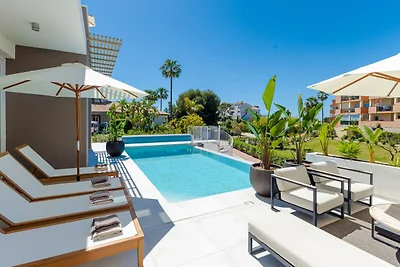 Unique & Luxurious Villa with Heated Pool!