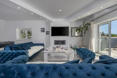 Villa Stipea - Four Bedroom Villa with Swimmi...