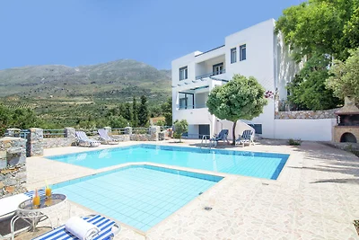 Villa in Lefkogia auf Kreta mit Swimmingpool