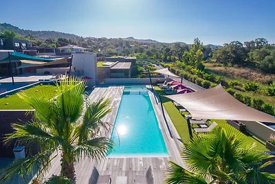 Apartamento Lecci con piscina al aire libre