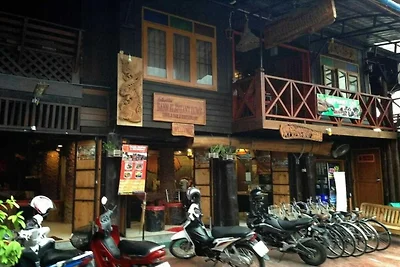 Privates Doppelzimmer  Gemeinsames Bad...