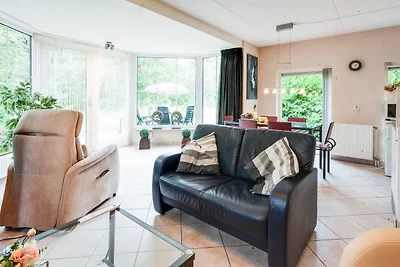 Luxuriöses Ferienhaus mit Garten