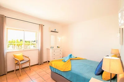 Villa mit 3 Zimmern und Garten