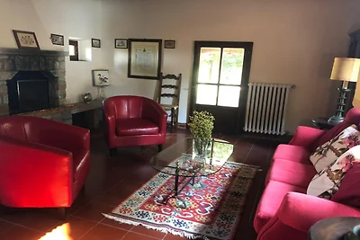 Caratteristico cottage con piscina