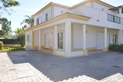 Hübsche Villa in Vilamoura mit eigenem Pool