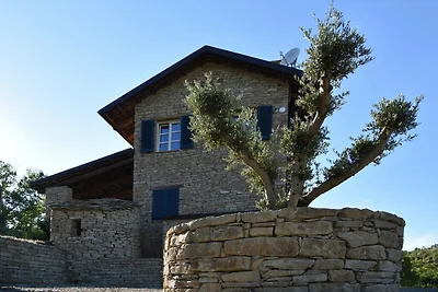 Villa in Monastero Bormida met balkon