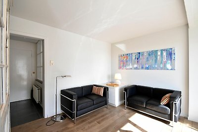 Stylish apartment right on the beach