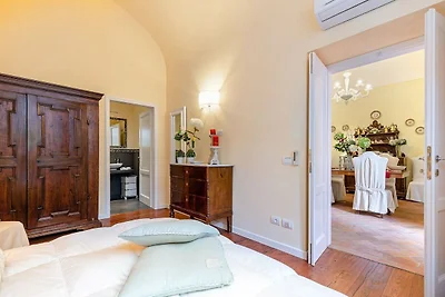 Ampio appartamento con giardino privato