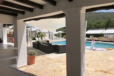 Gemütliches Landhaus mit privatem Pool