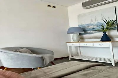 Elegante Villa mit Whirlpool und Aussicht