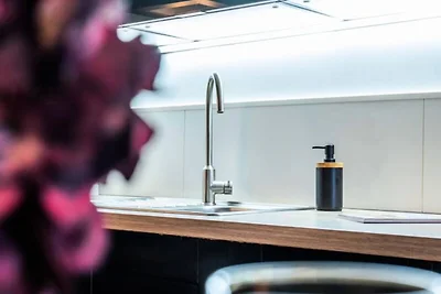 Luxuriöses 3-Zimmer-Apartment, 200 m von den ...