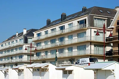 Gouden strand 0203 met zeezicht in De Haan