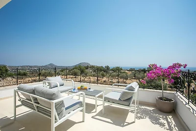 Villa am Hang der Nähe des Strandes von...