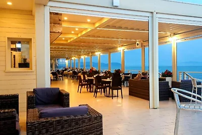 Bungalow in San Vincenzo met betaalde sauna-v...