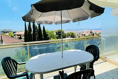 Appartamento a Cannes con piscina e balcone