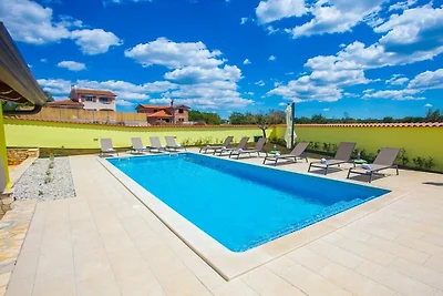 Villa in Porec mit Schwimmbecken