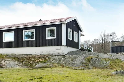 12 persone case ad LYSEKIL