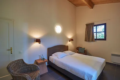 Sehr luxuriöse Villa mit privatem Pool