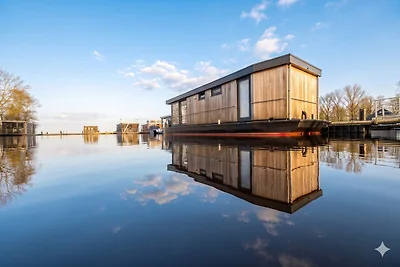 Hausboot in Offingawier mit Meerblick